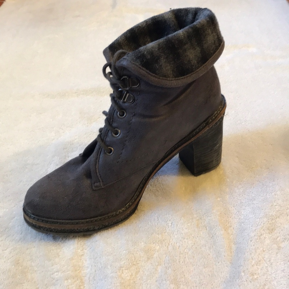 White Mountain Boots - gray size 8 1/2